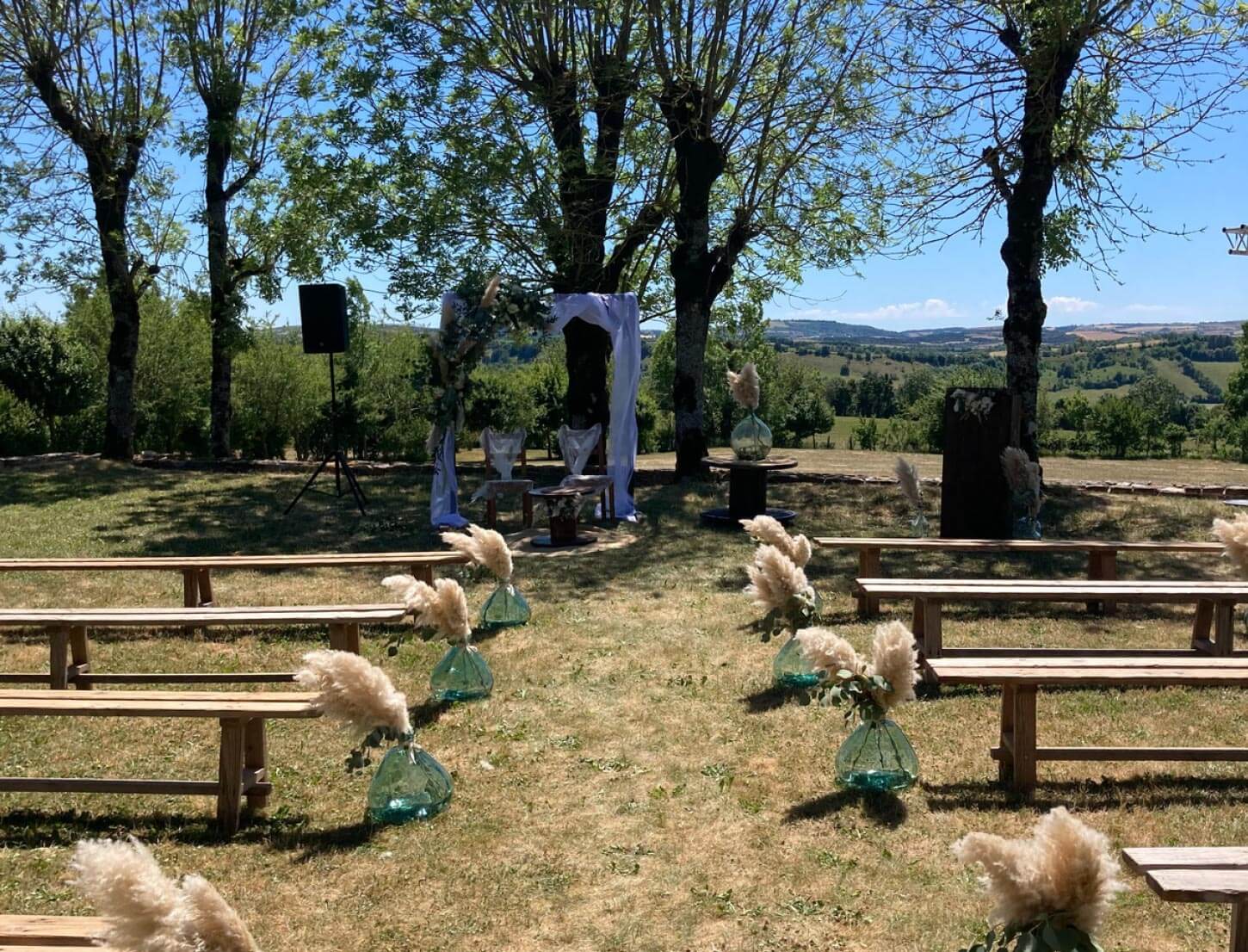 Cérémonie d'engagement en Aveyron - Mariage au Domaine de Soussuéjouls