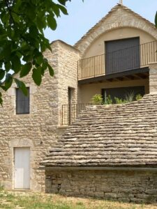 Les extérieurs du gîte de la Fontaine - Blayac - Aveyron