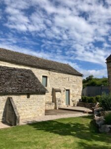 Les extérieurs du gîte du Domaine de Soussuéjouls - Aveyron